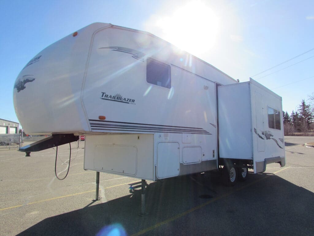 2007 KOMFORT TRAILBLAZER 252FS | Vellner Leisure Products